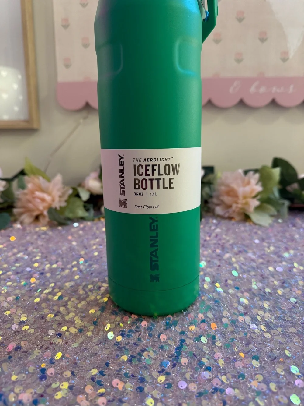 Stanley “The Aerolight” Iceflow Bottle 36 oz in ‘Meadow’ 💚💧 - NWT - Picture 5 of 7